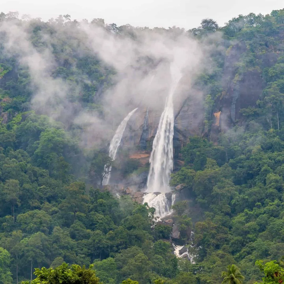 Diyavini Ella Falls