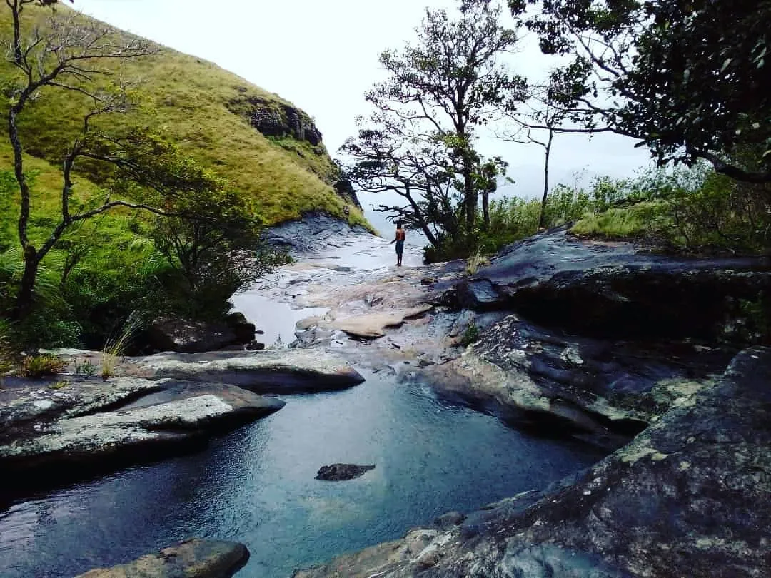 Kalugala Gerandi Ella Waterfall