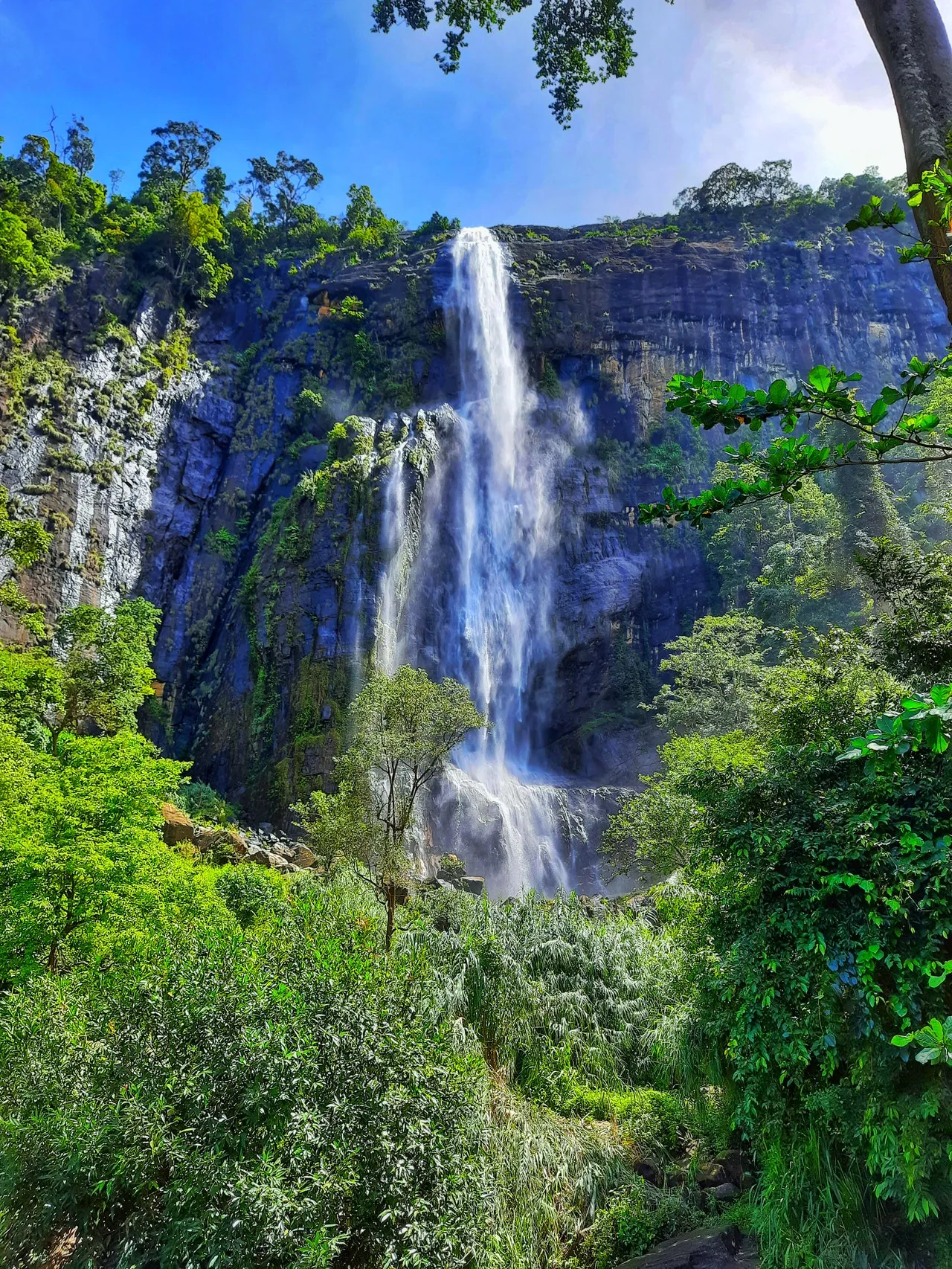 Kalugala Gerandi Ella Waterfall