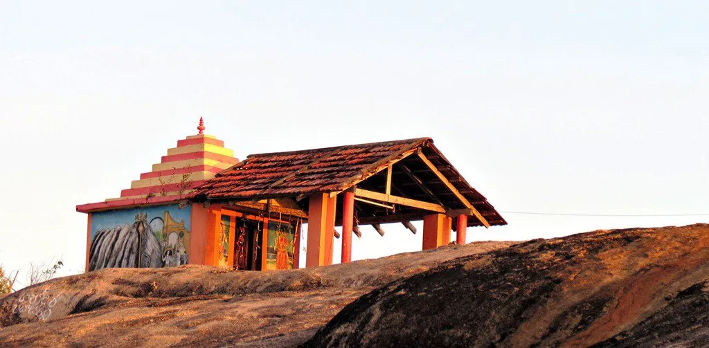 Okanda Devalaya in Arugmbay