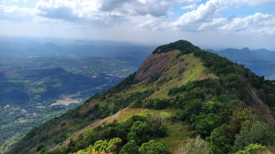 Alagalla Mountain Range in Kandy