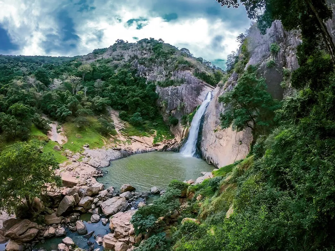 Dunhinda Falls Waterfall