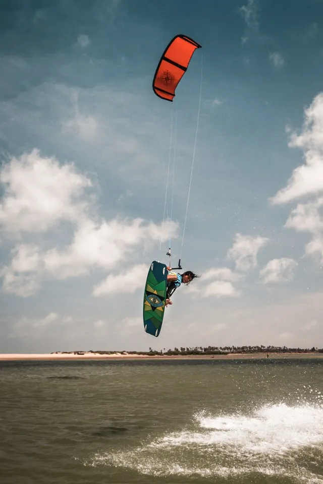Kitesurfing in kalpitiya