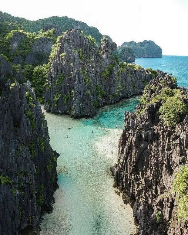 Hidden Beach in Philippines